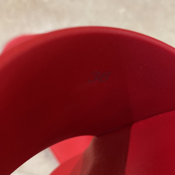 Authentic Givenchy Red Logo Slides - Picture 7 of 11